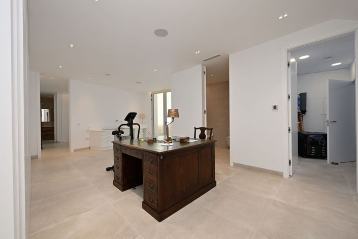 Image No.38-6 Bed Villa for sale