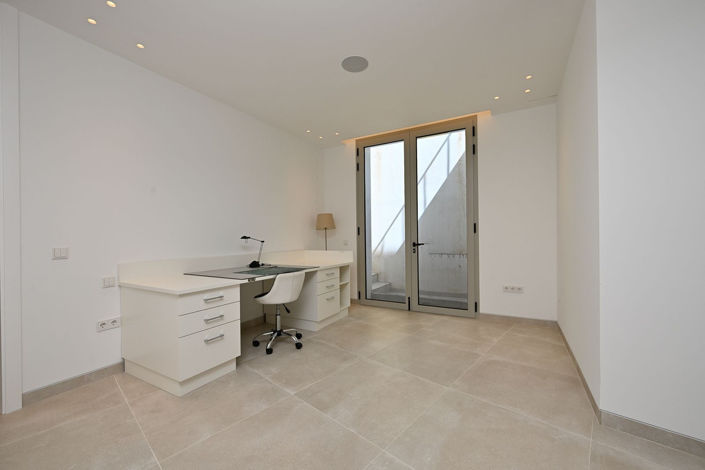 Image No.39-6 Bed Villa for sale
