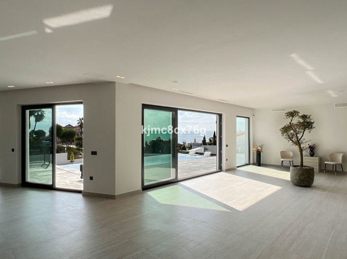 Image No.14-5 Bed Villa for sale