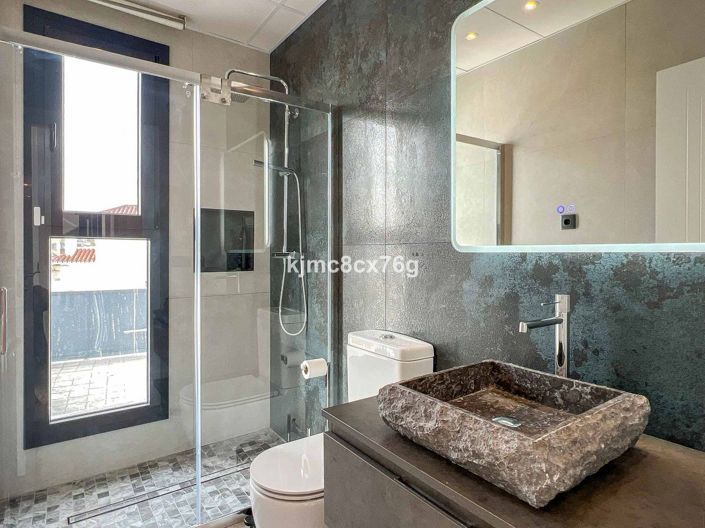 Image No.32-5 Bed Villa for sale