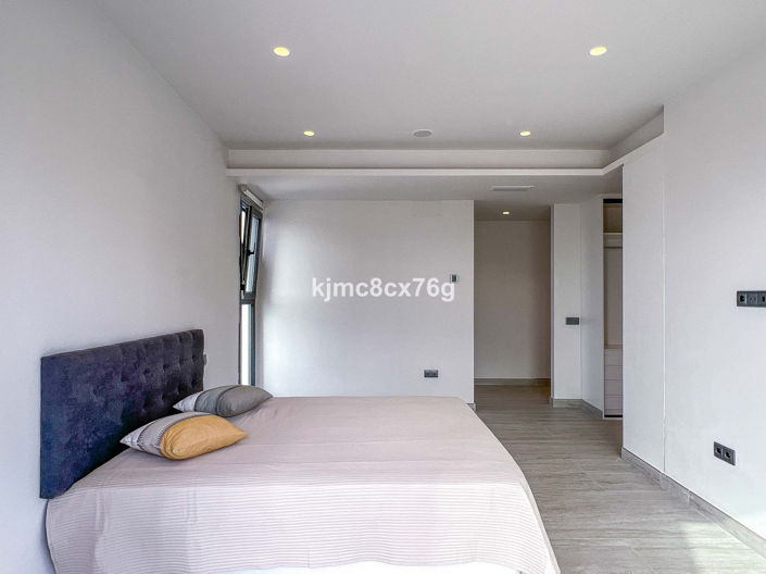 Image No.34-5 Bed Villa for sale