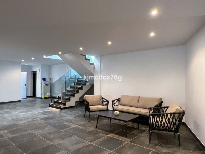 Image No.37-5 Bed Villa for sale