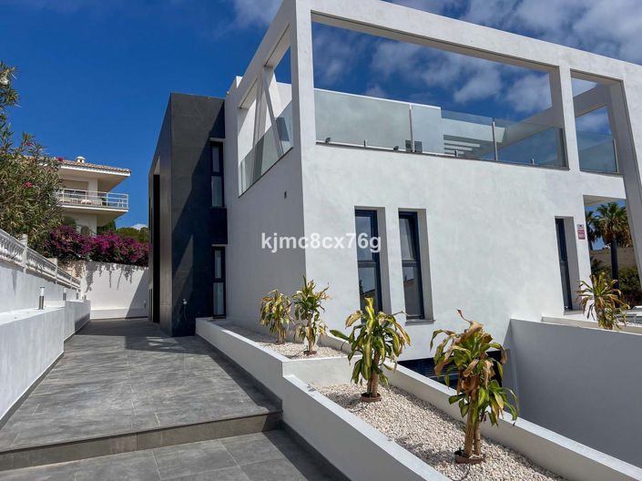 Image No.58-5 Bed Villa for sale