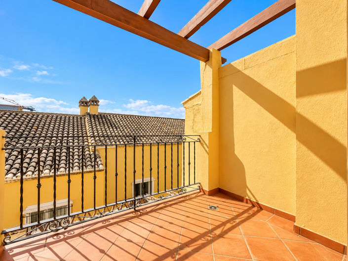 Image No.11-4 Bed Townhouse for sale