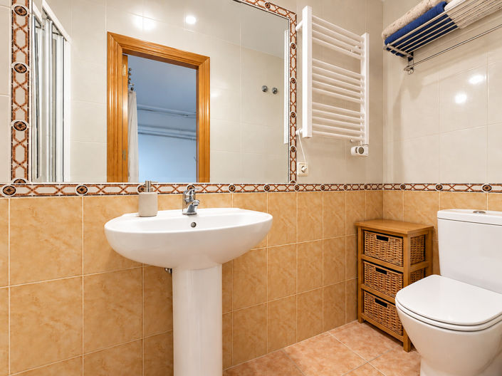 Image No.14-4 Bed Townhouse for sale