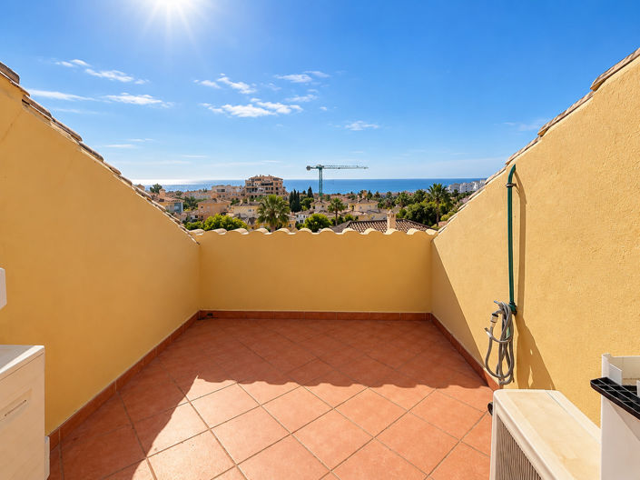 Image No.20-4 Bed Townhouse for sale