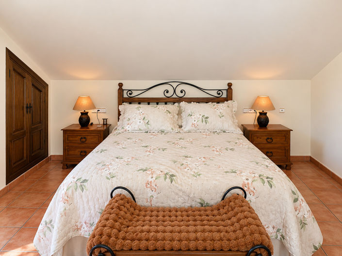 Image No.22-4 Bed Townhouse for sale