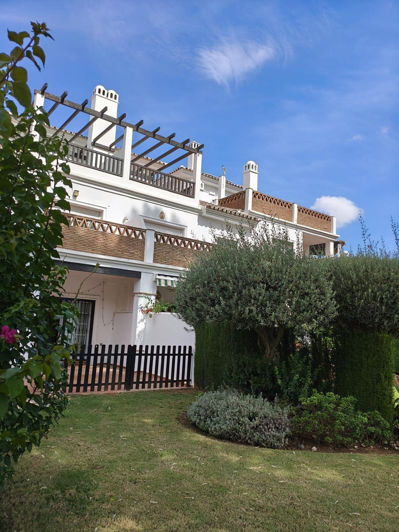 Image No.22-4 Bed Townhouse for sale