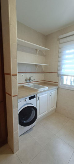Image No.23-4 Bed Townhouse for sale