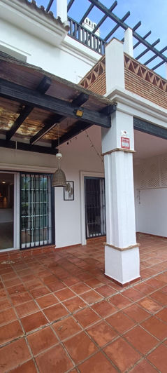 Image No.24-4 Bed Townhouse for sale