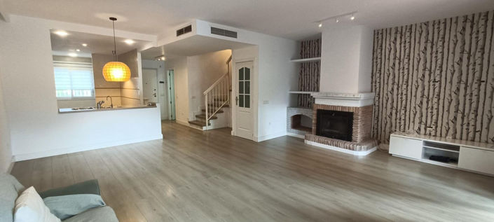 Image No.57-4 Bed Townhouse for sale