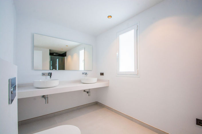 Image No.15-4 Bed Villa for sale