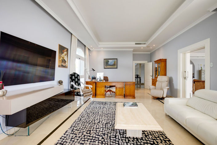 Image No.18-5 Bed Villa for sale