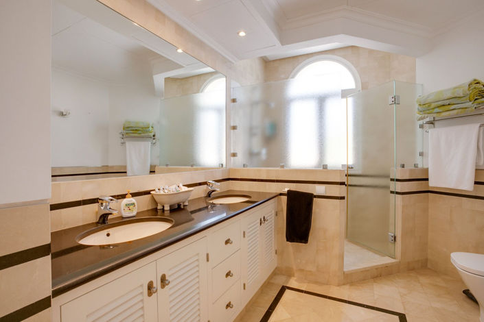 Image No.26-5 Bed Villa for sale