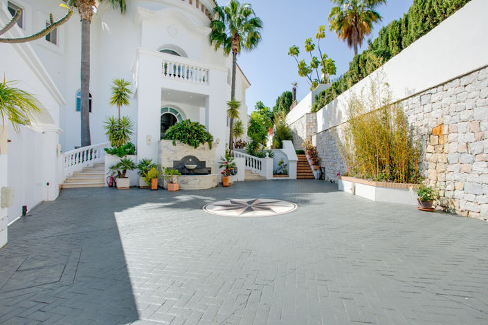 Image No.42-5 Bed Villa for sale