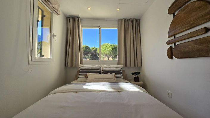 Image No.24-4 Bed Townhouse for sale