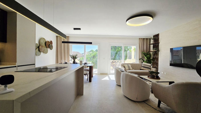 Image No.4-4 Bed Townhouse for sale
