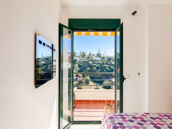 Image No.14-3 Bed Apartment for sale