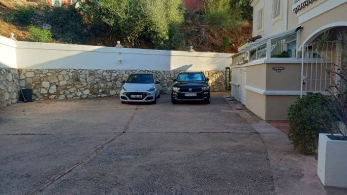 Image No.23-2 Bed Semi-Detached for sale