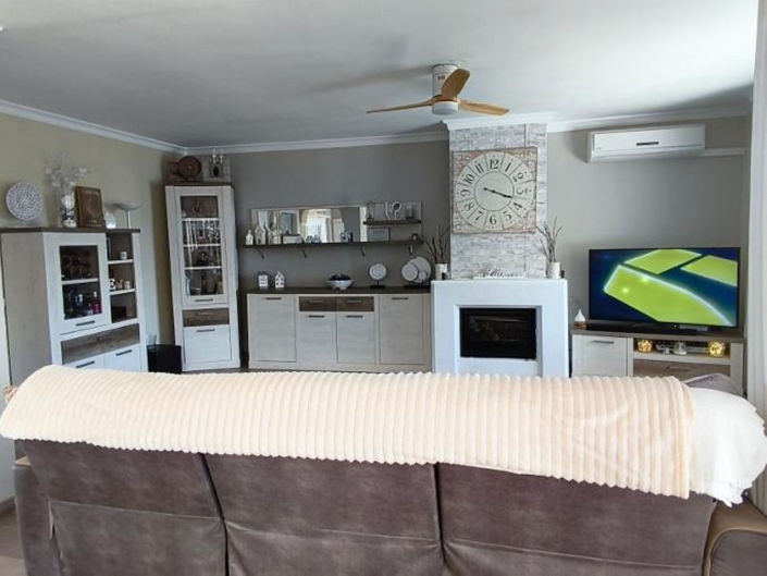 Image No.8-2 Bed Semi-Detached for sale