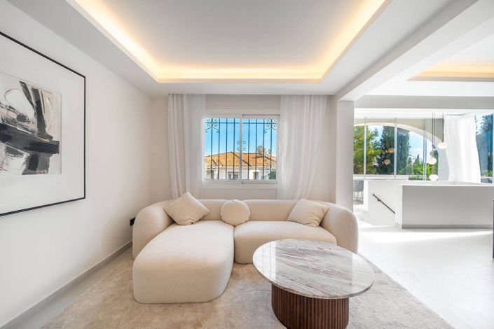 Image No.10-3 Bed Apartment for sale