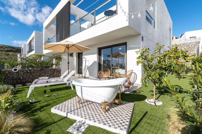 Image No.2-3 Bed Semi-Detached for sale