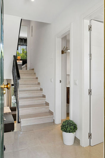 Image No.18-3 Bed Townhouse for sale