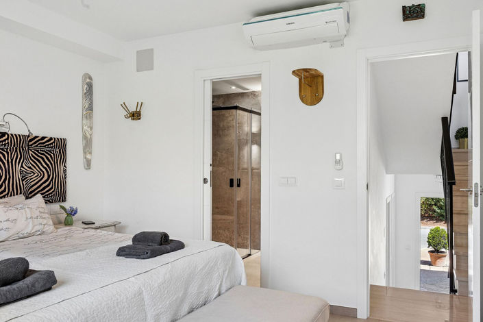 Image No.21-3 Bed Townhouse for sale