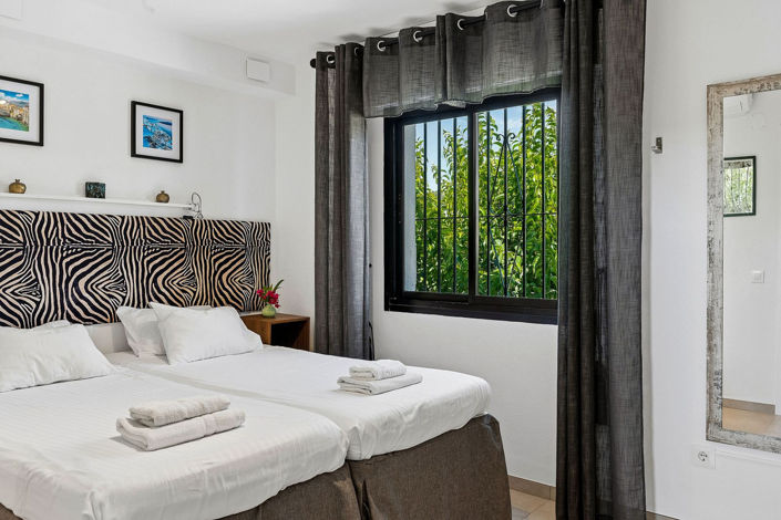 Image No.26-3 Bed Townhouse for sale