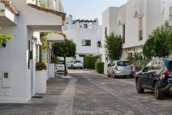 Image No.36-3 Bed Townhouse for sale