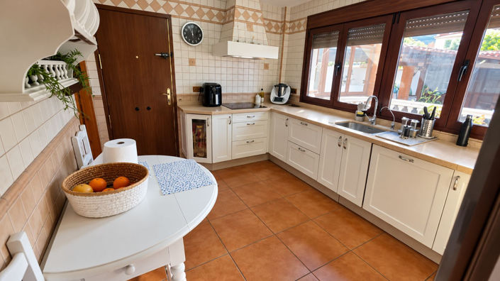 Image No.4-6 Bed Villa for sale