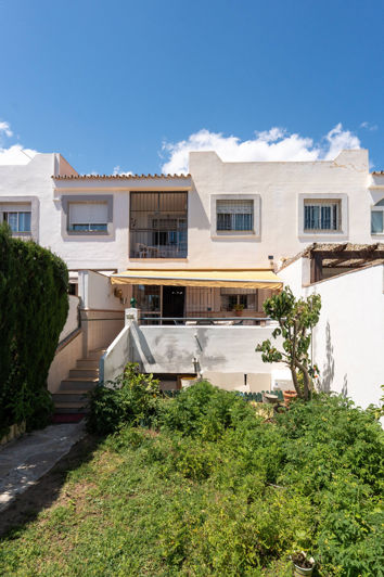 Image No.17-3 Bed Townhouse for sale