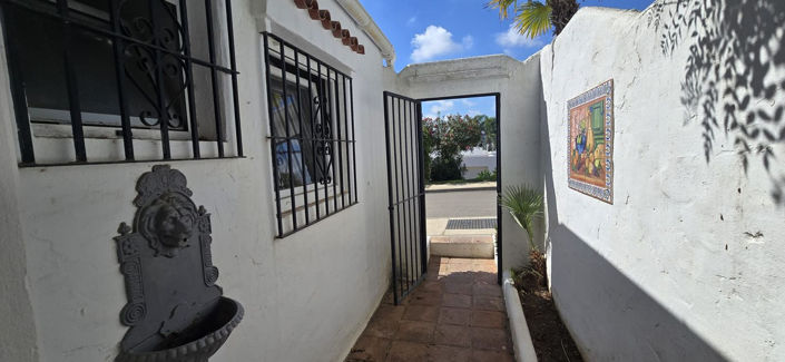 Image No.21-3 Bed Townhouse for sale