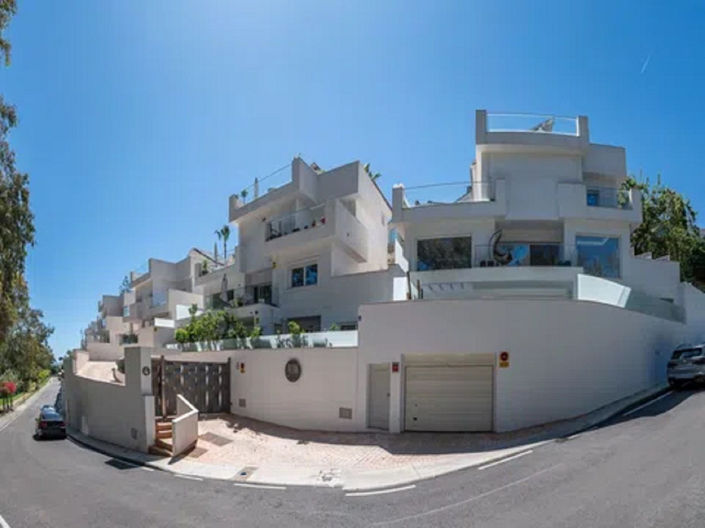 Image No.24-4 Bed Villa for sale