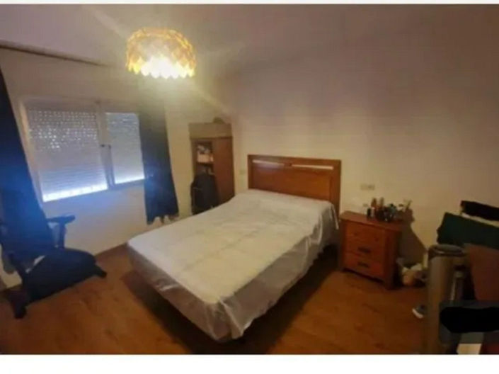 Image No.4-7 Bed Townhouse for sale