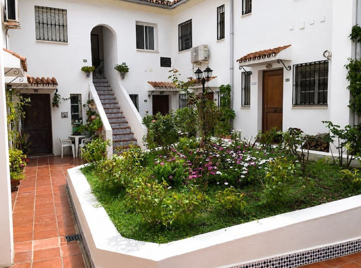 Image No.12-2 Bed Townhouse for sale