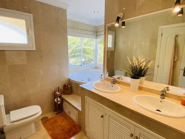 Image No.17-2 Bed Apartment for sale