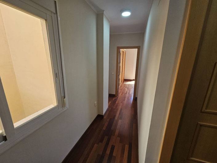 Image No.16-4 Bed Townhouse for sale