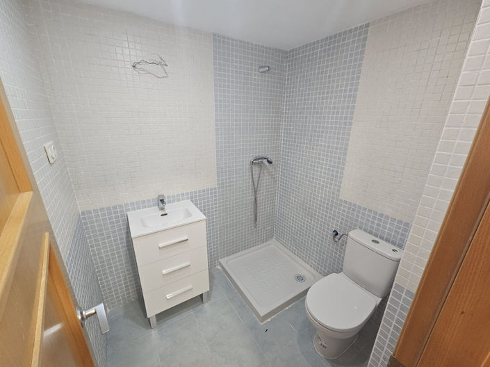 Image No.18-4 Bed Townhouse for sale