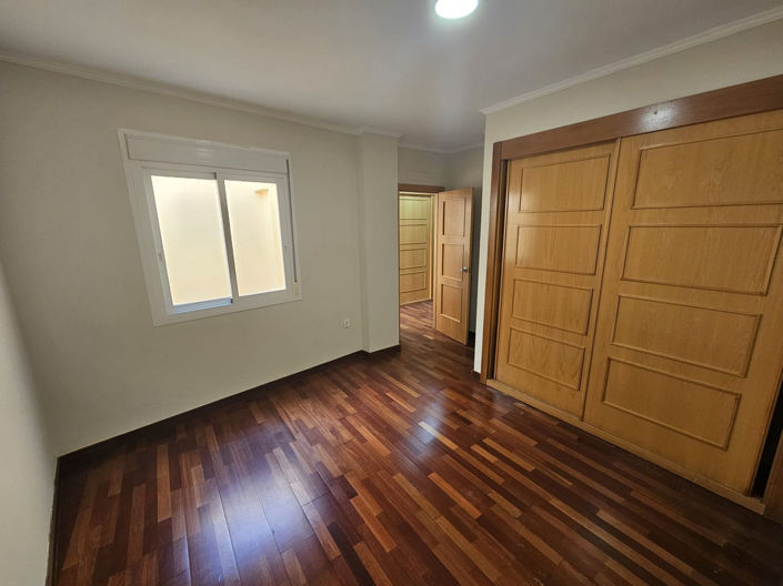 Image No.7-4 Bed Townhouse for sale