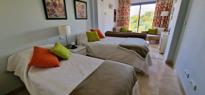 Image No.17-3 Bed Townhouse for sale