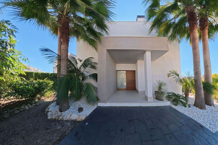 Image No.13-4 Bed Villa for sale