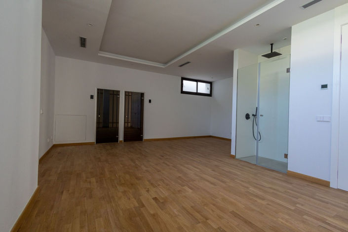 Image No.9-4 Bed Villa for sale