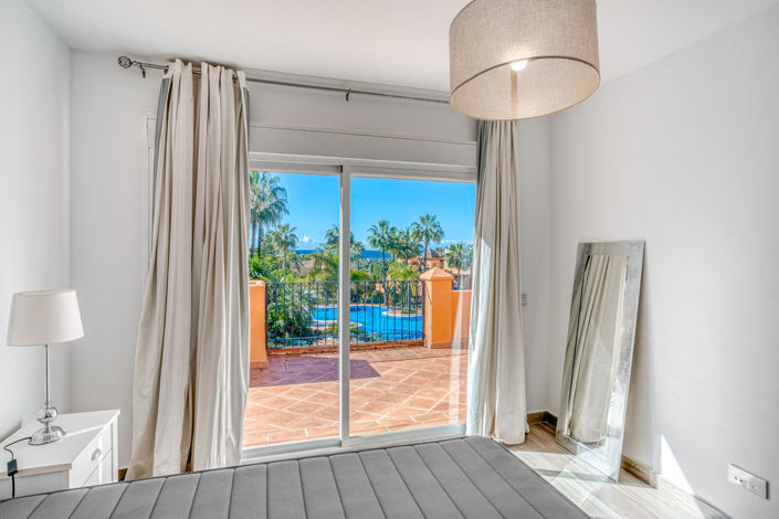 Image No.17-4 Bed Townhouse for sale