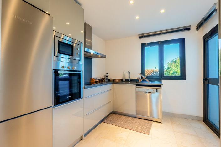 Image No.9-2 Bed Apartment for sale
