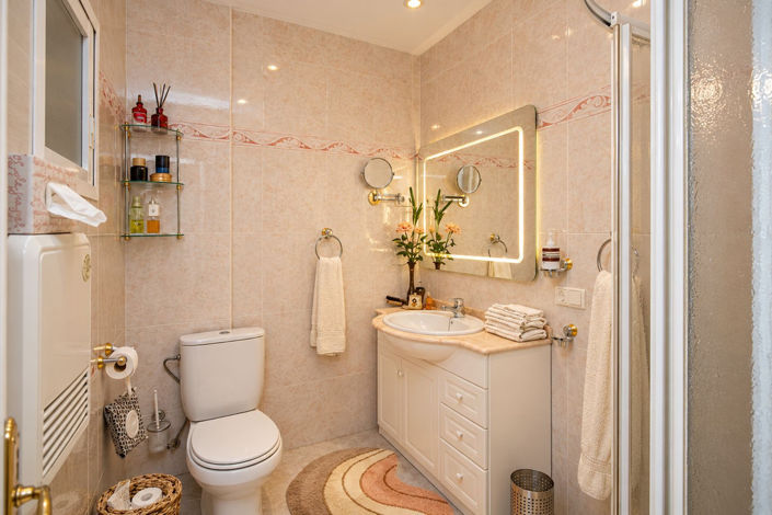 Image No.20-2 Bed Apartment for sale