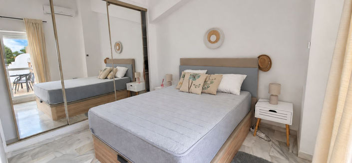 Image No.9-2 Bed Townhouse for sale