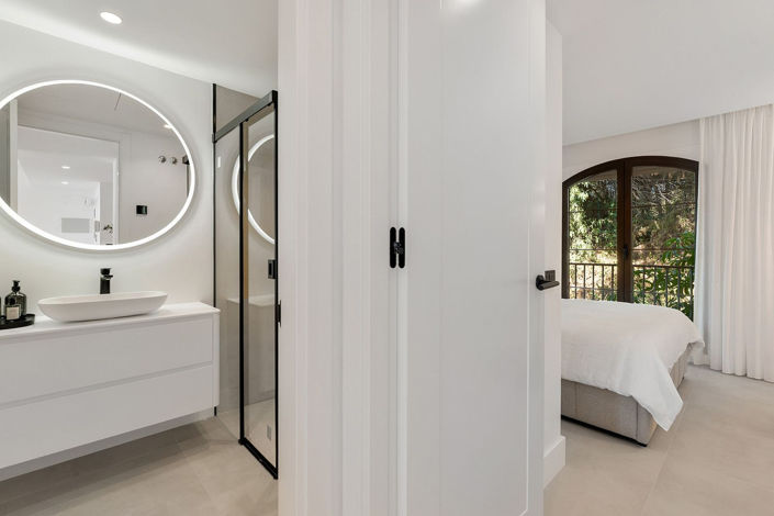 Image No.24-2 Bed Apartment for sale