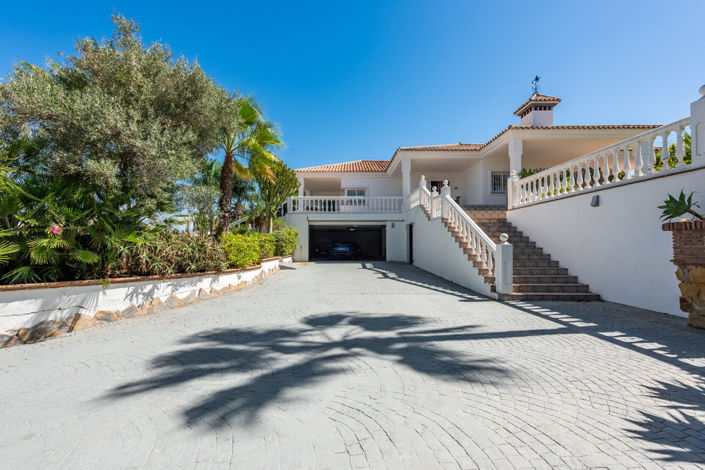 Image No.3-4 Bed Villa for sale