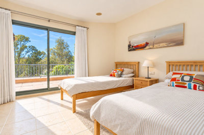 15-11d12f2f454f2f5e9b981fdd8b901d51